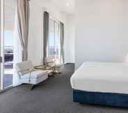 Kamar Tidur 4 Meriton Suites Bondi Junction