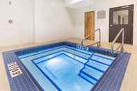 Swimming Pool Microtel Inn & Suites By Wyndham Fort Mcmurray