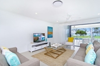 Ruang Umum Sentosa at Tugun Beachfront Holiday Home