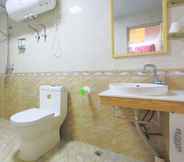 ห้องน้ำภายในห้อง 6 Sanya Beach Yard Apartment Wuzhizhou