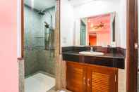 Toilet Kamar Pailin Villa Phuket