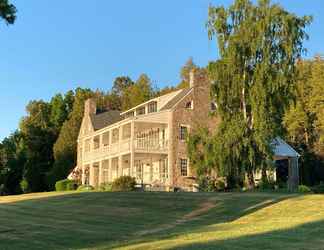 Exterior 2 Valcour Inn & Boathouse