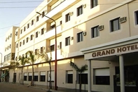 ภายนอกอาคาร Grand Hotel