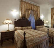 Bedroom 6 Sintra Marmòris Palace