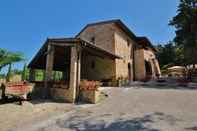 ภายนอกอาคาร Azienda Agricola e Agriturismo Vallorsi