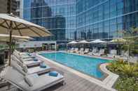 Swimming Pool TRYP by Wyndham Dubai