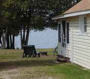 Exterior 3 Maple Grove Cottages