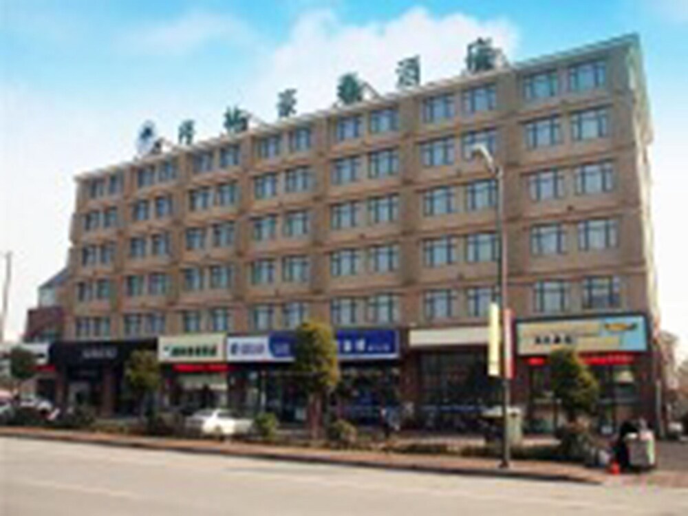 Bên ngoài GreenTree Inn SuQian XiHu Road BaoLong Plaza JinYing Hotel