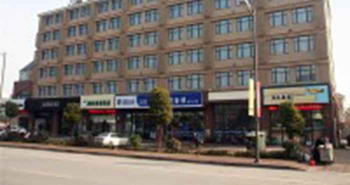 Bangunan GreenTree Inn SuQian XiHu Road BaoLong Plaza JinYing Hotel