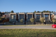 Exterior Lakeshore Springs Apartments