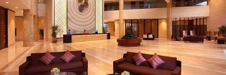 Lobi Sanya Seacube Holiday Hotel