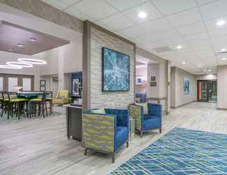 Lobi 2 Hampton Inn & Suites Glenarden/Washington DC