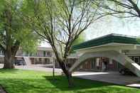 Exterior Gunnison Inn