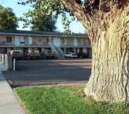 Exterior 3 Gunnison Inn