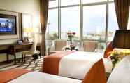 Bedroom 6 Bayat Hotel