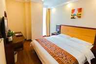 Kamar Tidur GreenTreeInn JiaDing F1Circuit FangTai HardwareMarket Hotel