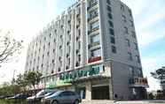 Exterior 2 GreenTree Inn Suzhou Kunshan PL Xinxing Rd Express hotel