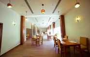Restaurant 7 Hotel Sree Annamalaiyar Park