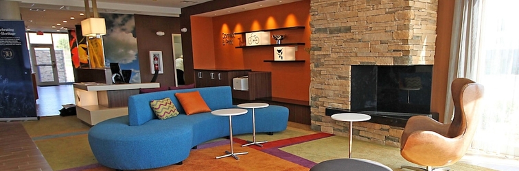 Lobby Fairfield Inn & Suites by Marriott London