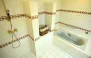 ห้องน้ำภายในห้อง 6 Hotel Marital Sousei Saga