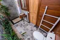 Toilet Kamar Easy Surf Camp