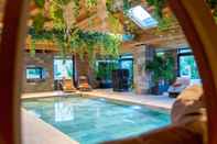 Swimming Pool Lanelay Hall Hotel & Spa