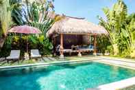 Swimming Pool Villa Gembira