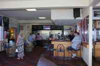 Bar, Cafe and Lounge Beauty Point Waterfront Hotel