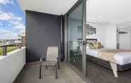 Kamar Tidur 7 Astra Apartments Newcastle West