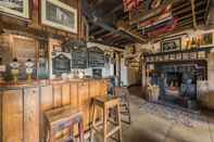 Bar, Cafe and Lounge Craven Shepherd Huts