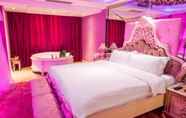 Kamar Tidur 5 Tianelian Lovers Theme Hotel Sanya