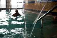 สระว่ายน้ำ Urofiz Termal Hotel