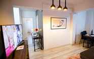 Bedroom 5 Metropolitan Iassium Luxury Suites