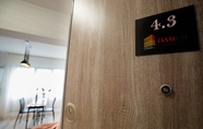 Lobi 7 Metropolitan Iassium Luxury Suites