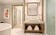 In-room Bathroom 4 JW Marriott Parq Vancouver