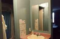 Toilet Kamar Motel Earlton