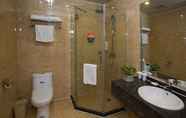 In-room Bathroom 7 GreenTree Inn Hefei Qianshan Road Huangshan Road Hotel