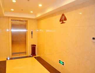 Lobi 2 GreenTree Inn Taizhou Taixing East Guoqing Road RT Mart Business Hotel