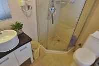 Toilet Kamar GTA Hotel Yangzhou Middle Hanjiang Road Wanda Plaza