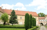 Exterior 4 Zámek Račice