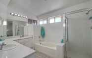 In-room Bathroom 4 Beautiful Spacious House very Nice area