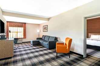 Lobby 4 La Quinta Inn & Suites by Wyndham Oklahoma City Airport
