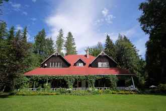 Exterior 4 Wedgwood Manor and Glamping Retreat