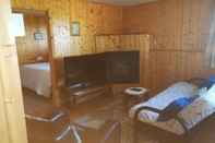 Bedroom Knotty Pine Cottages