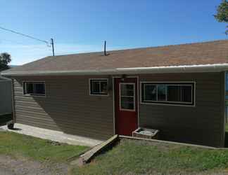 Exterior 2 Knotty Pine Cottages