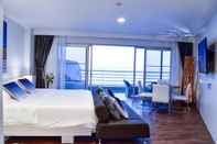 ห้องนอน Sandy Beach Condo 15E