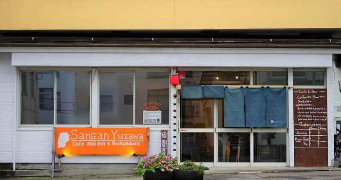 Luar Bangunan Sansan Yuzawa Cafe and Bar & Backpackers