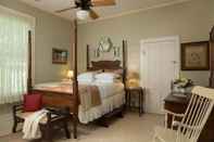 Bedroom Maison D'Memoire Bed & Breakfast Cottages
