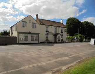 Exterior 2 The River Don Tavern and Lodge