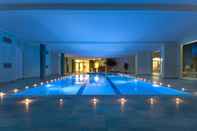 Swimming Pool Hotel Weingarten